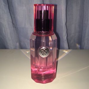 Victoria's Secret Bombshell!